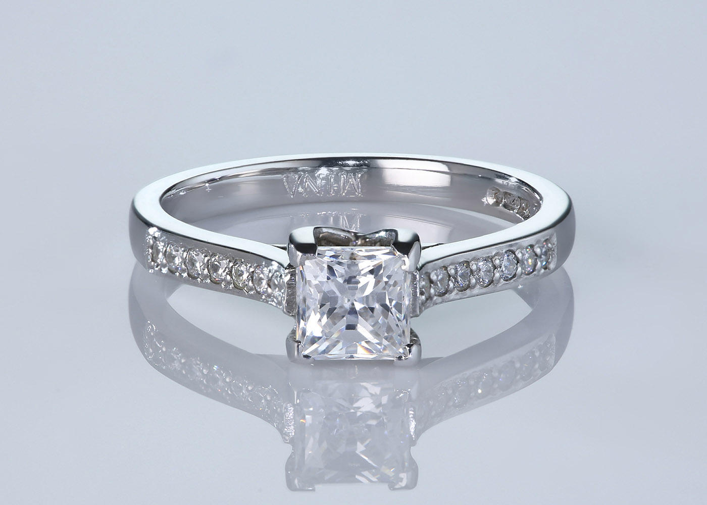 Diamond Set Princess Minna Diamond Ring in 18K Yellow Gold 360 image