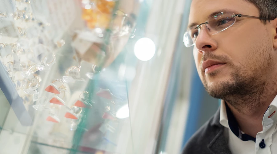 Engagement Ring Buying Guide For Him