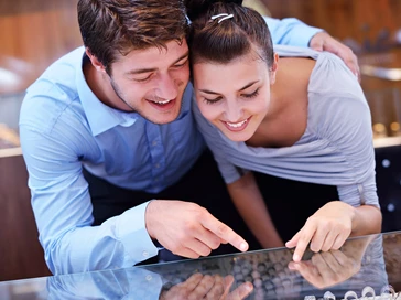 Engagement Ring Buying Guide For Both of You