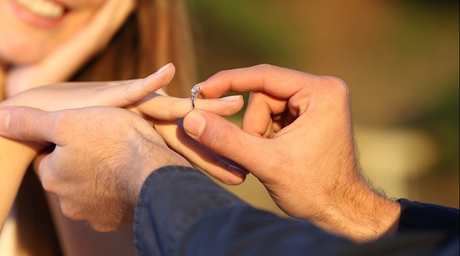 Stylish White Gold Engagement rings