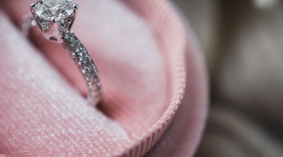 Stylish White Gold Engagement rings
