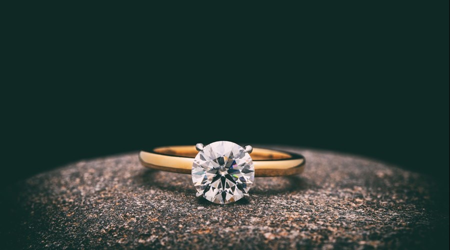 5 beautiful Yellow Gold Engagement rings
