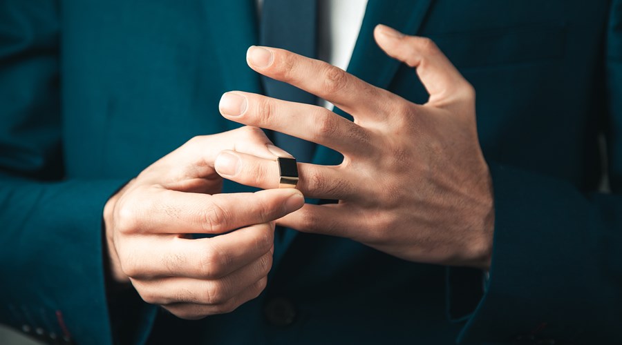 All You Need to Know About Men’s Wedding Rings