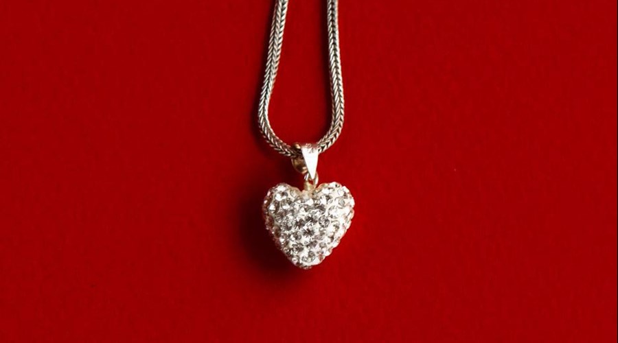 Diamond Pendants you should be wearing this Valentine’s