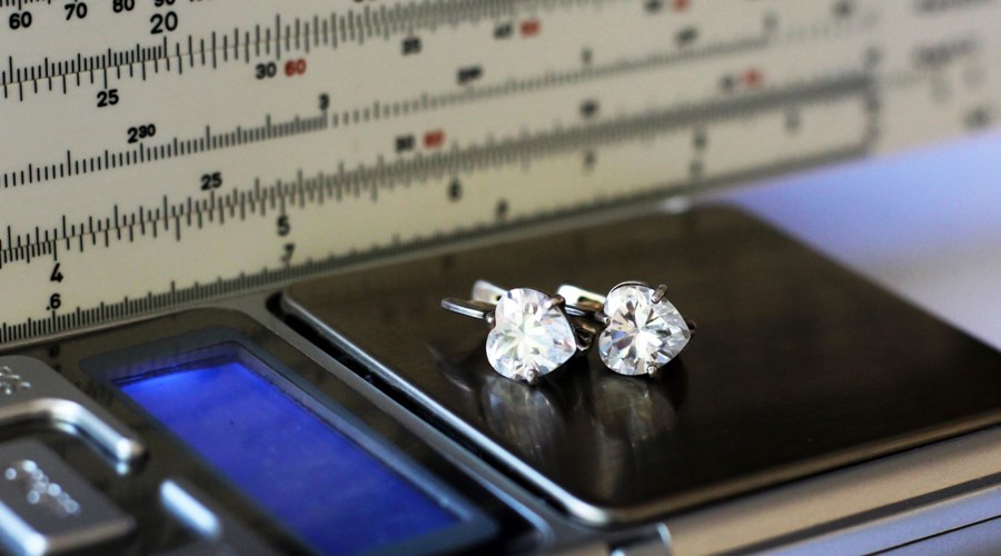 What S The Perfect Carat Weight For My Diamond Quality Diamonds