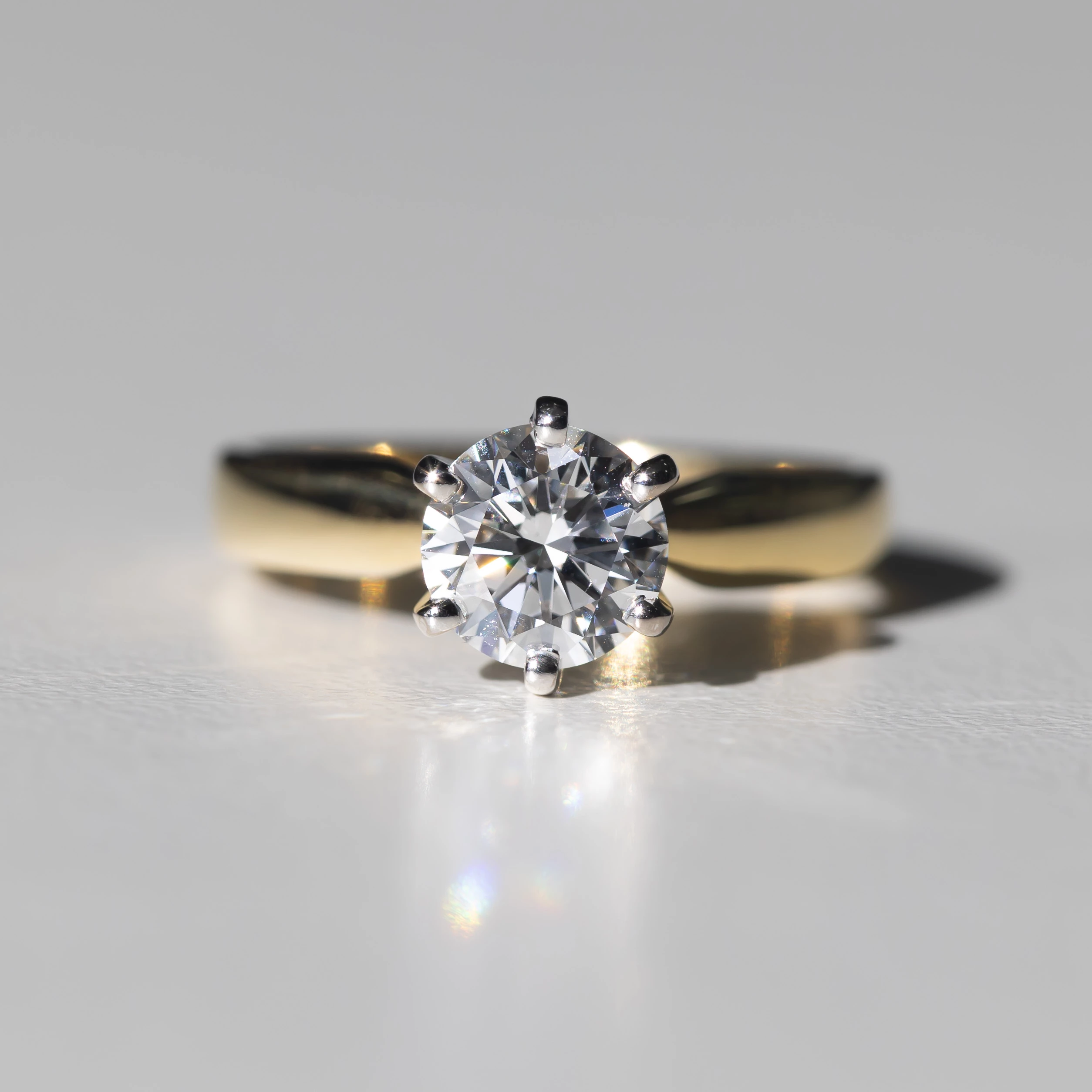 1.01ct Lab-Grown Round Brilliant 6 Claw Amia Diamond Ring in 18K Yellow & White Gold
