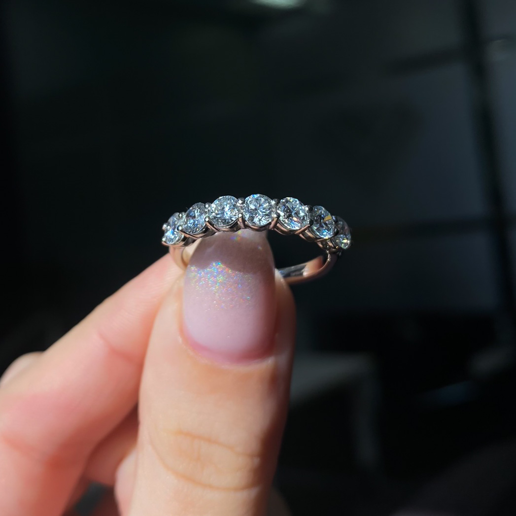 18K White Gold 7 Stone Diamond Ring