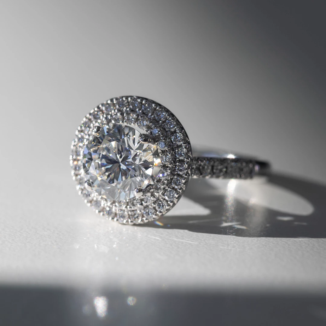 2.01ct Lab-Grown Round Brilliant Eclat Diamond Set Ring in Platinum