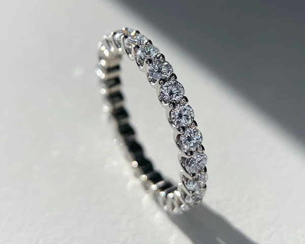 9K White Gold 2.7mm Full U Collet Set Diamond Ring