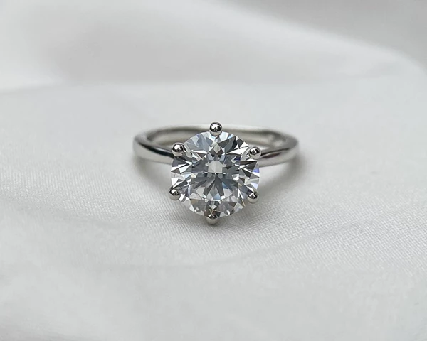 3.15ct Lab-Grown Round Brilliant Six Claw Beau Diamond Ring in Platinum