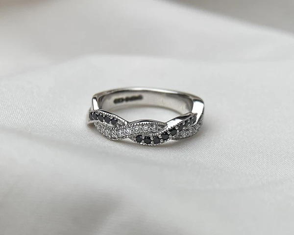 Platinum 4mm Black and White Twisted Diamond Ring