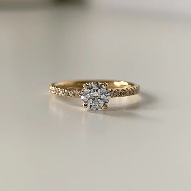 0.53ct Lab-Grown Round Diamond set Ring in 18K Yellow Gold