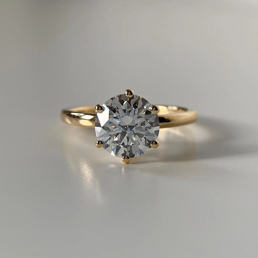2.82ct Lab-Grown Round Brilliant Six Claw Cura Diamond Ring in 18K Yellow Gold