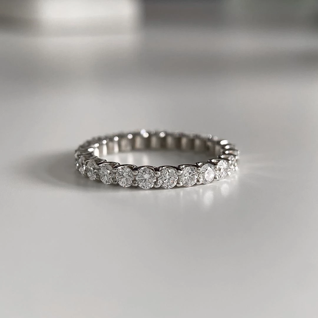 9K White Gold 2.4mm Full U Collet Set Diamond Ring