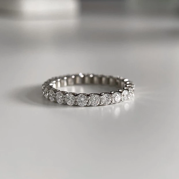 9K White Gold 2.4mm Full U Collet Set Diamond Ring