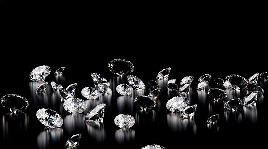 Vàng là chất liệu giá trị nhưng kim cương chất lượng mới thực sự sẽ được ưa chuộng. Cùng xem qua những hình ảnh về chất lượng Diamonds cao để tìm kiếm sản phẩm mà bạn yêu thích và giúp cho câu chuyện ngọc trai của bạn trở nên đẳng cấp hơn bao giờ hết.