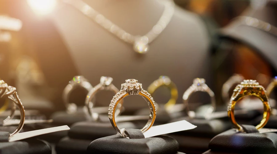 Vintage Style Diamond Engagement Rings