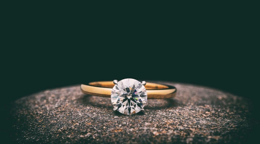 5 beautiful Yellow Gold Engagement rings