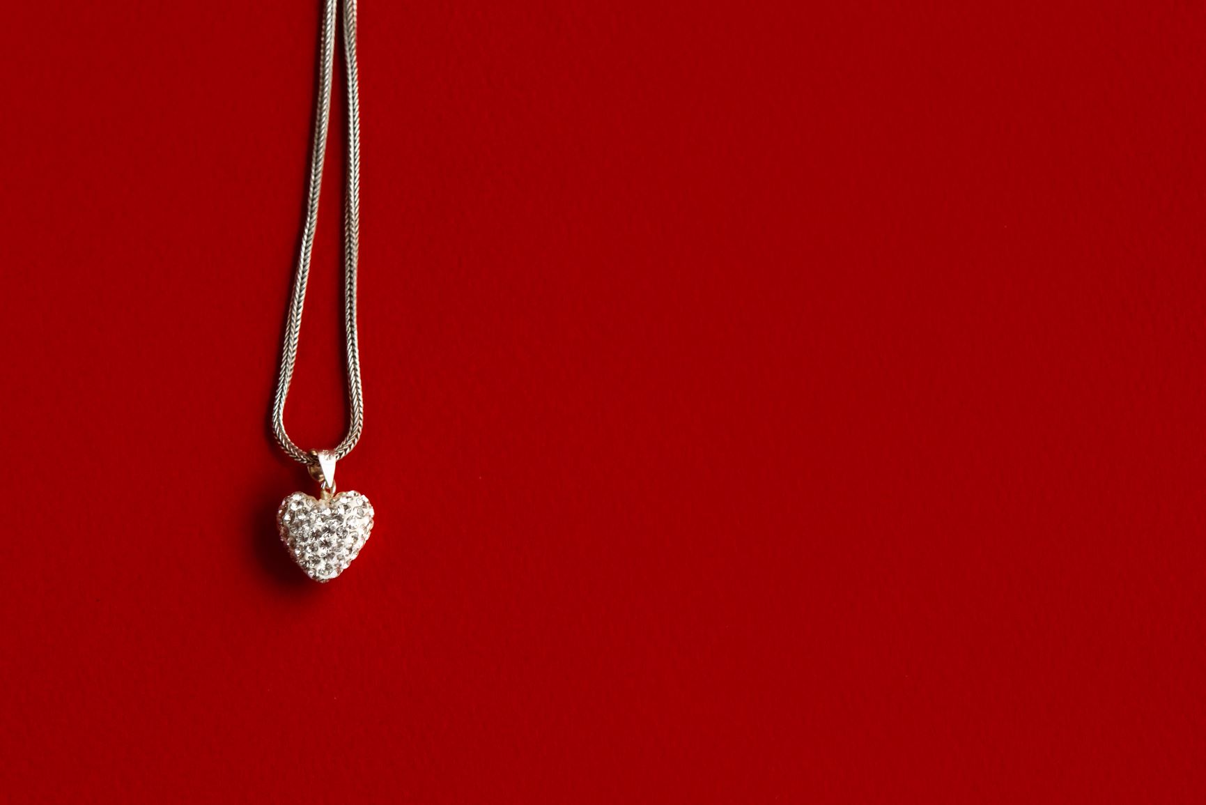 Diamond Pendants you should be wearing this Valentine’s