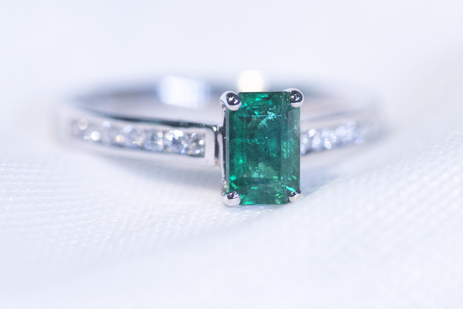 Gemstones that give us Christmas Vibes