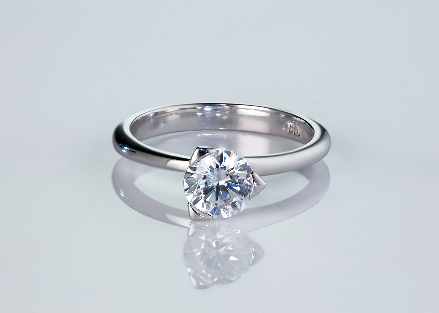 Round Brilliant Alegra Diamond Ring in 18K Rose Gold 360 image