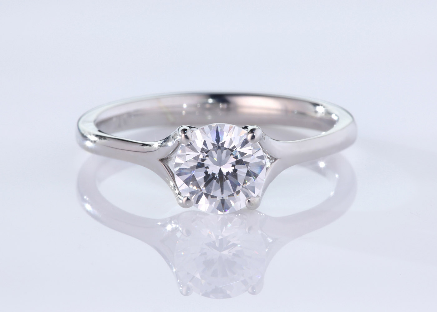 Round Brilliant Amada Diamond Ring in Platinum 360 image