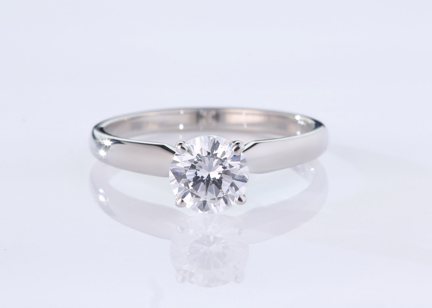 Round Brilliant Amia Diamond Ring in 18K White Gold 360 image