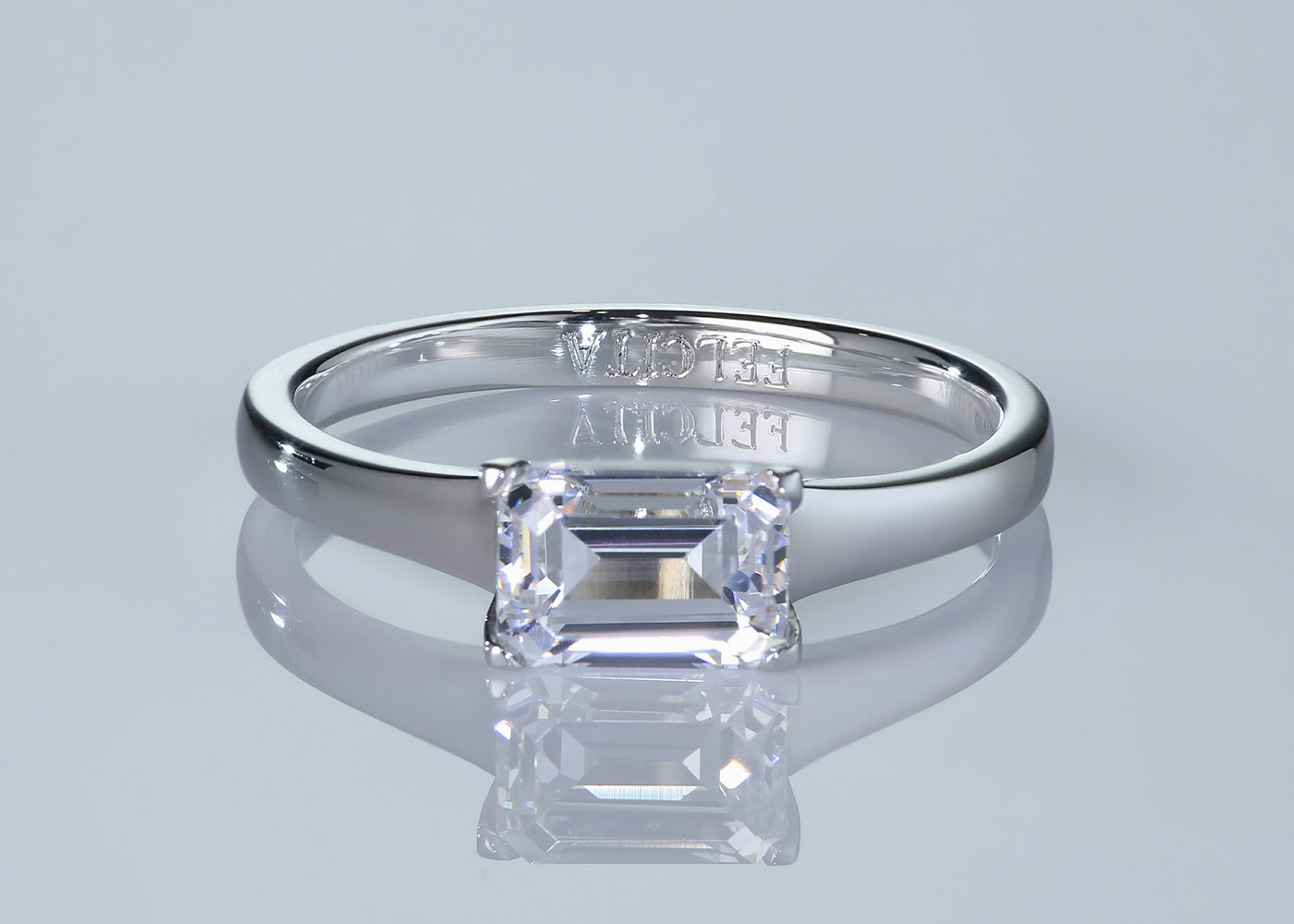 Emerald Felicita Diamond Ring in 9K Rose Gold 360 image