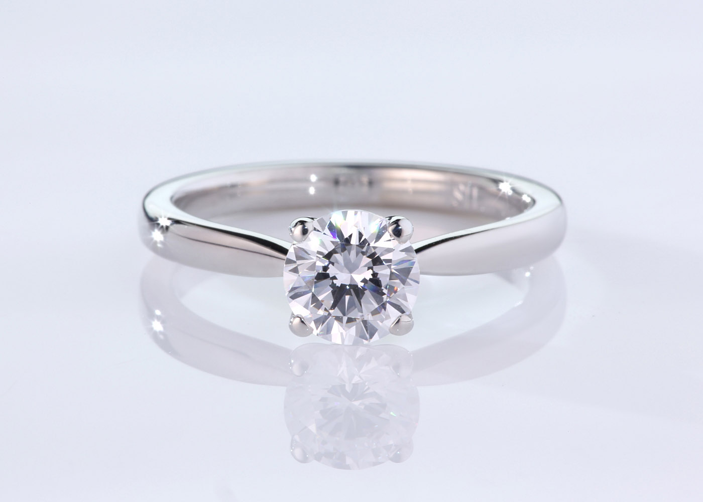 Round Brilliant Sempre Diamond Ring in 9K White Gold 360 image