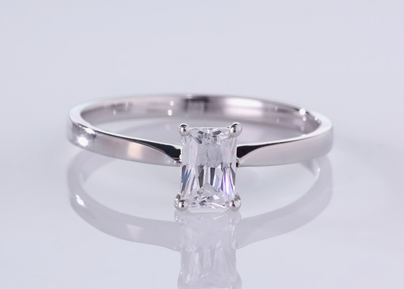 Emerald Nara Diamond Ring in 18K Rose Gold 360 image