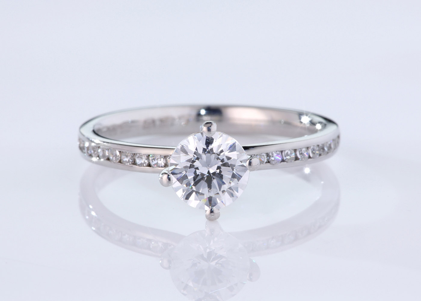 Diamond Set Round Brilliant Abbraccio Diamond Ring in Platinum 360 image
