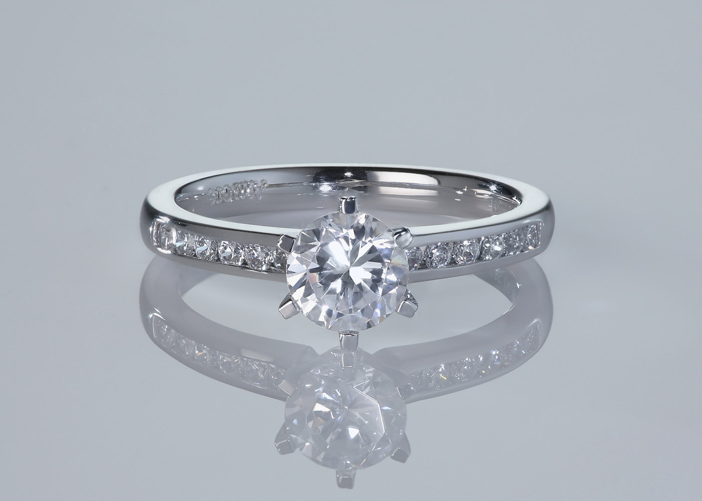 Diamond Set Round Brilliant Amore Diamond Ring in 18K Yellow Gold 360 image