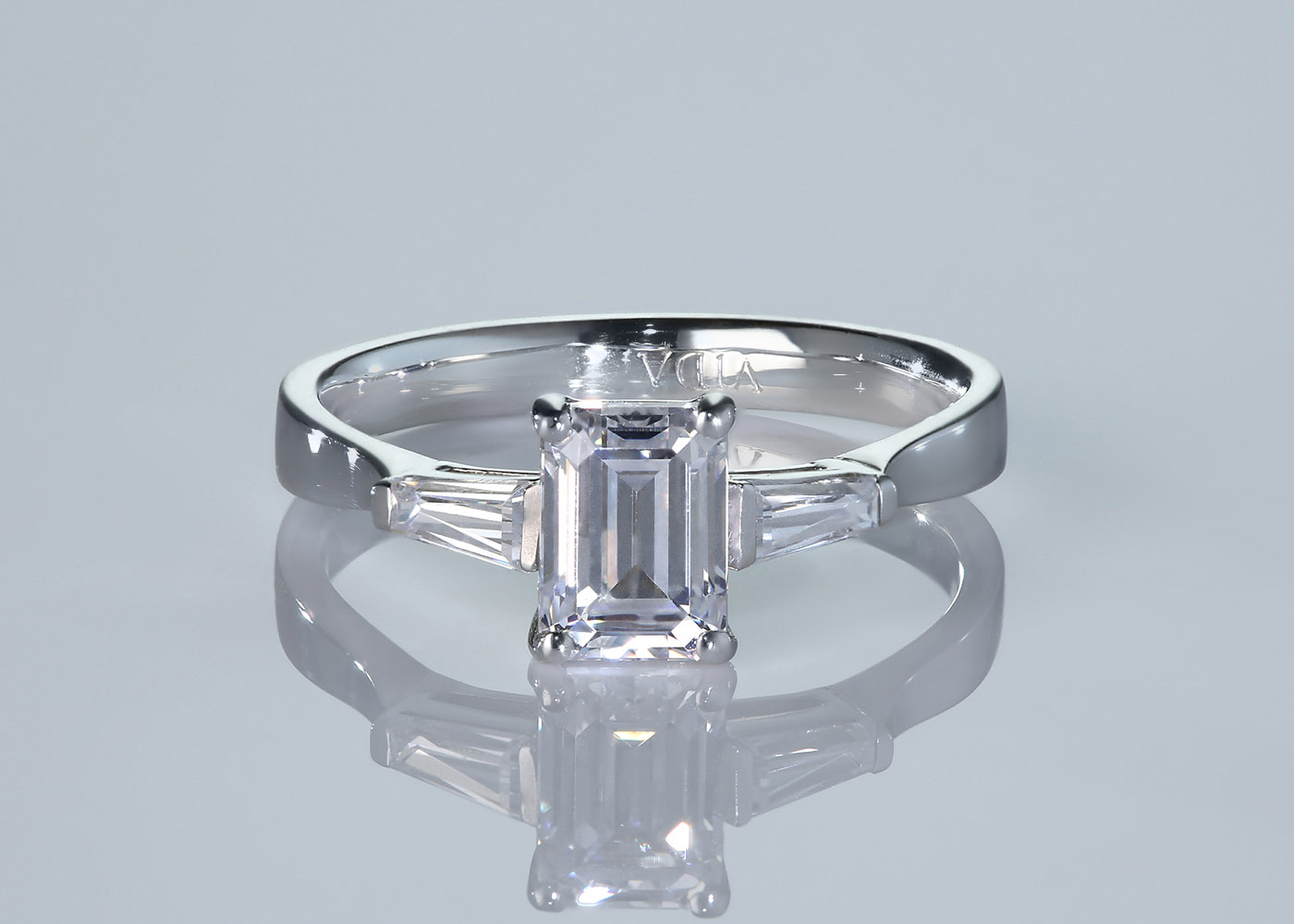Diamond Set Emerald Vida Diamond Ring in 9K Rose Gold 360 image