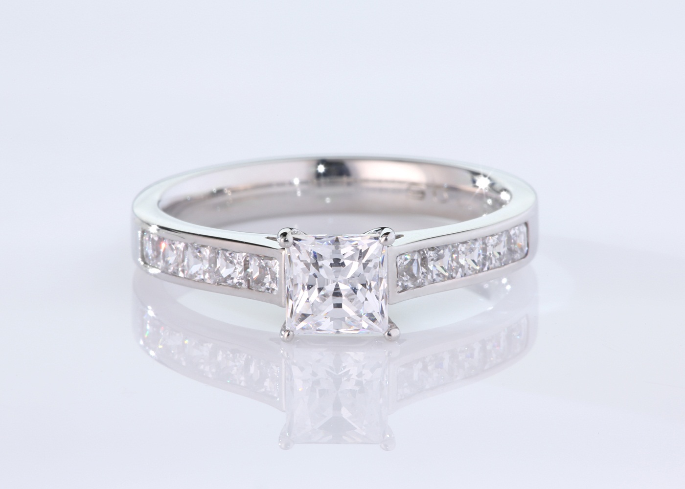 Diamond Set Princess Asta Diamond Ring in 18K Yellow Gold 360 image